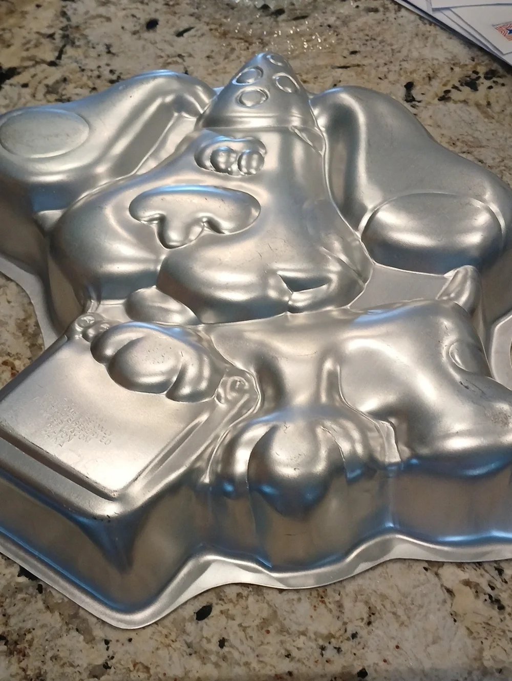 BLUES CLUES 1999 Wilton Metallic Silver Novelty Cake Mold